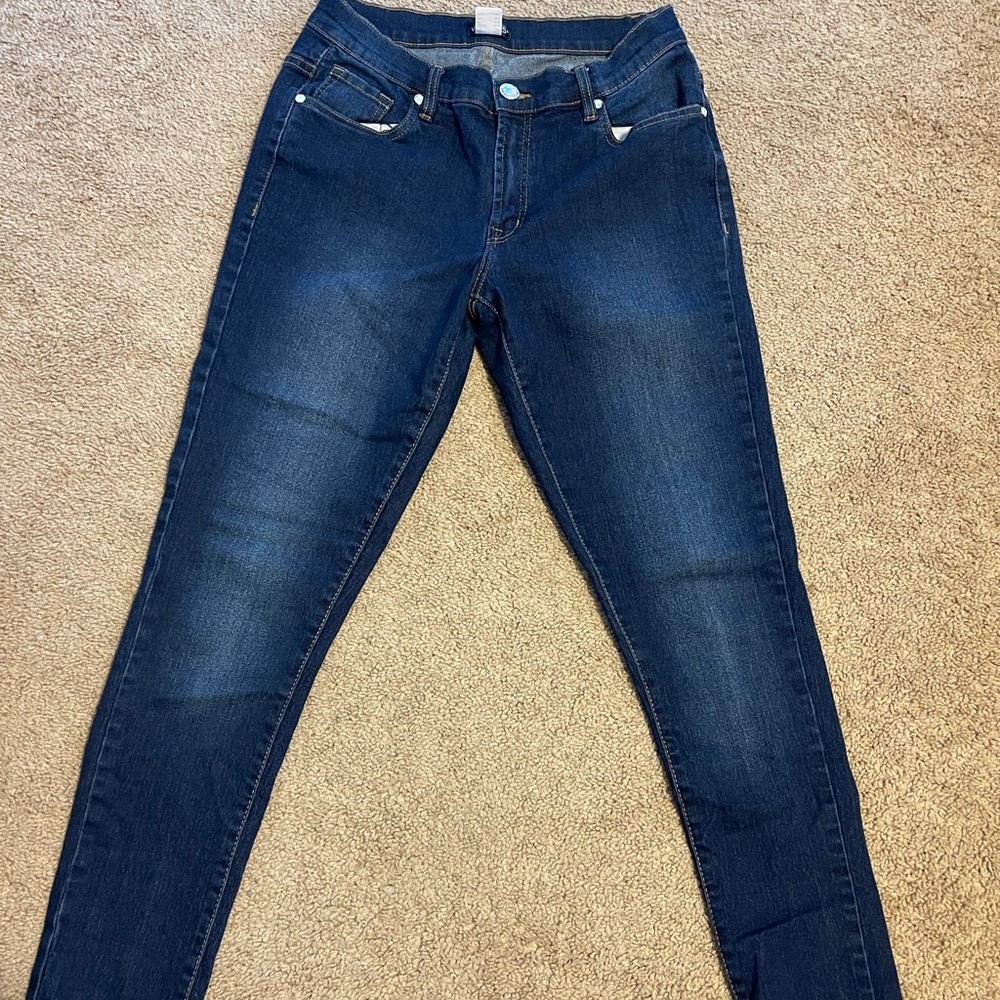 NWOT. Venus Straight Leg Jeans. Size 8 Regular